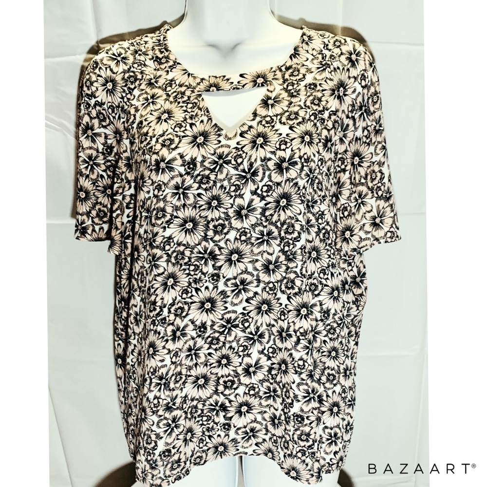 Bananna Republic Women floral V-neck ,Cap  Sleeve